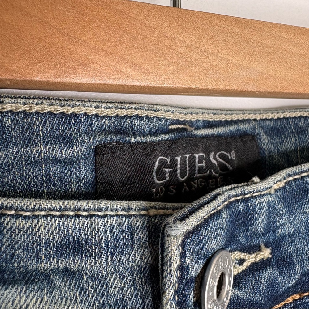 Mens Guess ‘90s Fit New with tags 38x32 - Picture 9 of 14